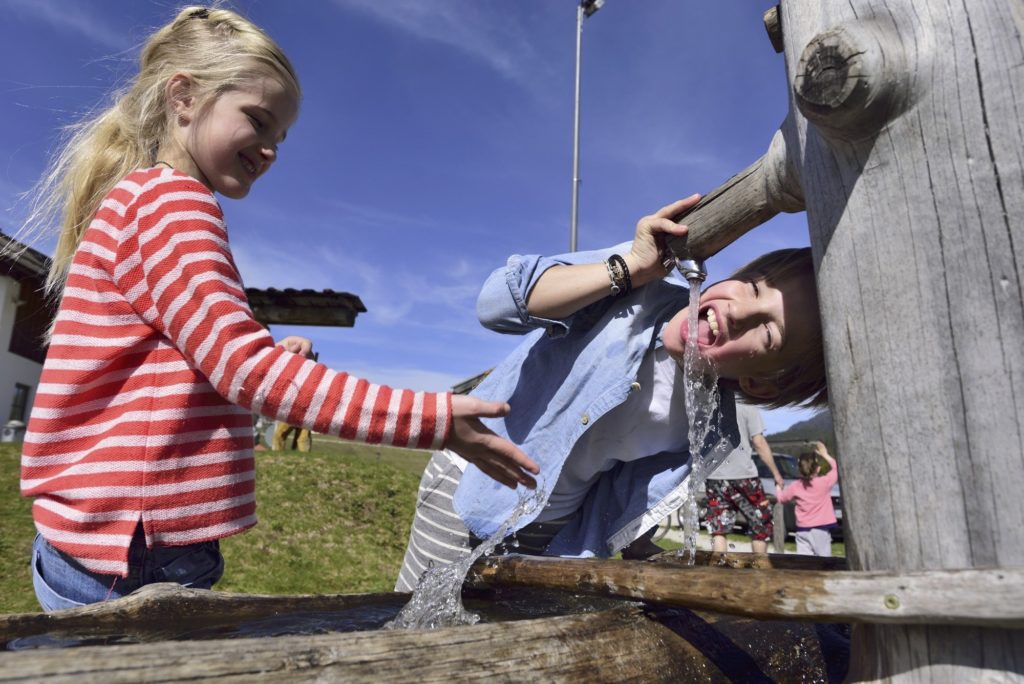 Auf dem Krüner Spielplatz im Grieß - Flößerspielplatz für Kinder, © Alpenwelt Karwendel | Philipp Gülland